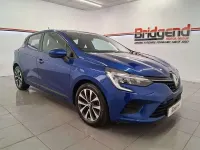 Used Renault Clio Iconic 90 HP (66 kW) 2022 Blue Hatchback