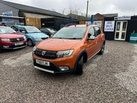 Begagnad Dacia Sandero Stepway 90 HK (66 kW) 2017 Orange Halvkombi