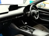 Used Mazda 3 Inclusive 122 HP (89 kW) 2022 Silver Hatchback