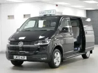 Second-hand VW Transporter Highline 204 CP (150 kW) 2023 Negru Van