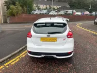 Used Ford Focus ST 185 HP (136 kW) 2015 White Hatchback