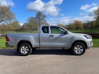 Used Toyota HiLux Active 150 HP (110 kW) 2021 Silver Pickup