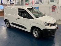 Used Peugeot Partner 75 HP (55 kW) 2019 White MPV