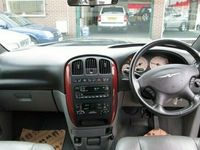 Used Chrysler Voyager 148 HP (108 kW) 2005 MPV
