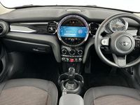 Used Mini Cooper Classic 134 HP (98 kW) 2022 White Hatchback