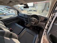 Used Vauxhall Vivaro Sportive 100 HP (73 kW) 2021 White MPV