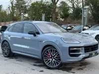 Begagnad Porsche Cayenne Black Edition 2025 Grå SUV