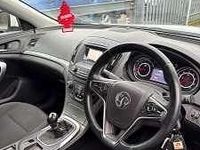 Second-hand Vauxhall Insignia Design Edition 170 CP (125 kW) 2017 Alb Hatchback