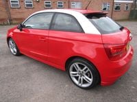 Begagnad Audi A1 S-Line 2011 Röd Halvkombi