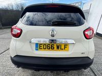 Used Renault Captur Iconic 90 HP (66 kW) 2016 Cream/brown SUV