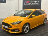 Used Ford Focus ST 185 HP (136 kW) 2017 Yellow Hatchback