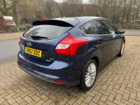 Used Ford Focus Zetec 125 HP (91 kW) 2012 Blue Hatchback