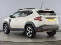 Used Dacia Duster Journey 141 HP (103 kW) 2024 White SUV