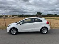 Used Kia Rio 84 HP (61 kW) 2012 White Hatchback