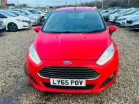 Begagnad Ford Fiesta Zetec 2016 Röd Halvkombi