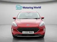 Usado Ford Kuga Zetec 120 CV (88 kW) 2022 Rojo SUV