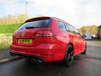Used VW Golf VII R 310 HP (228 kW) 2018 Red Estate