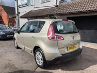 Used Renault Scénic III Expression 110 HP (80 kW) 2011 Gold MPV