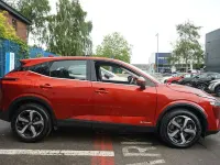 Used Nissan Qashqai Acenta Premium 190 HP (139 kW) 2022 Red SUV
