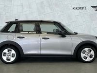 Używany Mini Cooper Hatch 156 KM (114 kW) 2024 Srebrny Hatchback