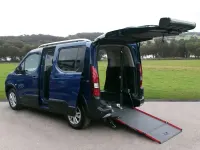 Gebraucht Peugeot Rifter 131 PS (96 kW) 2021 Blau Van / Kleinbus