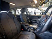 Used BMW 318 Comfort Edition 136 HP (100 kW) 2015 Black Estate