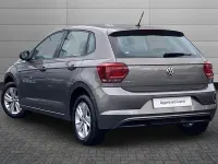 Usado VW Polo SE 95 HP (69 kW) 2019 Verde Citadino