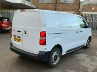 Used Vauxhall Vivaro S 120 HP (88 kW) 2024 Kaolin white MPV