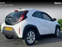 Used Toyota Aygo X PURE 72 HP (52 kW) 2022 White SUV