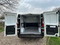 Used Vauxhall Vivaro 120 HP (88 kW) 2014 White MPV