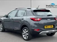 Usado Kia Stonic 99 CV (72 kW) 2022 Gris SUV