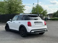 Usado Mini Cooper Classic 134 CV (98 kW) 2024 Blanco Utilitario