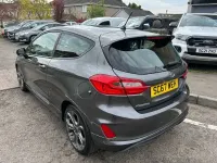 Usado Ford Fiesta ST-Line 100 HP (73 kW) 2018 Cinzento Citadino