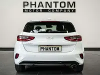 Usado Kia Ceed 158 HP (116 kW) 2022 Branco Citadino