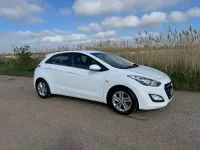 Used Hyundai i30 SE 120 HP (88 kW) 2015 White Hatchback