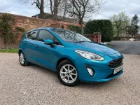 Second-hand Ford Fiesta Zetec 2017 Albastru Hatchback