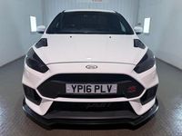 Used Ford Focus RS 350 HP (257 kW) 2016 White Hatchback