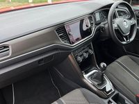 Used VW T-Roc SE 115 HP (84 kW) 2019 Red SUV