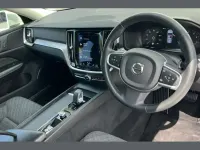 Used Volvo V60 Momentum 161 HP (118 kW) 2022 White Estate