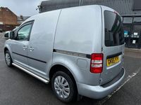 Usado VW Caddy Trendline 102 HP (75 kW) 2015 Prateado Monovolume