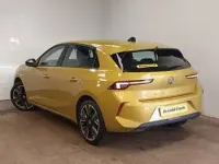 Usado Vauxhall Astra Design Edition 114 kW (156 CV) 2024 Amarillo Utilitario