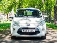 Używany Ford Ka Zetec 69 KM (50 kW) 2012 Biały Hatchback