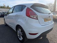 Used Ford Fiesta Zetec 82 HP (60 kW) 2014 White Hatchback