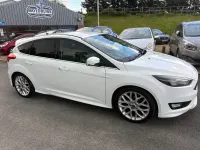 Used Ford Focus Zetec 125 HP (91 kW) 2016 White Hatchback