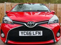 Used Toyota Yaris 99 HP (72 kW) 2016 Red Hatchback