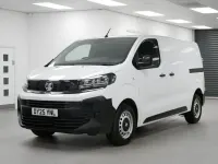 Usado Vauxhall Vivaro 120 HP (88 kW) 2025 Branco Monovolume