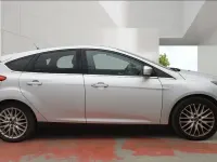 Used Ford Focus Zetec 125 HP (91 kW) 2011 Silver Hatchback