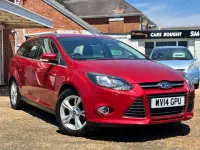 Used Ford Focus Zetec 125 HP (91 kW) 2014 Red Estate