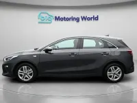 Usado Kia Ceed 118 HP (86 kW) 2020 Cinzento Citadino