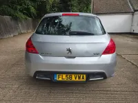 Używany Peugeot 308 2008 Srebrny Hatchback